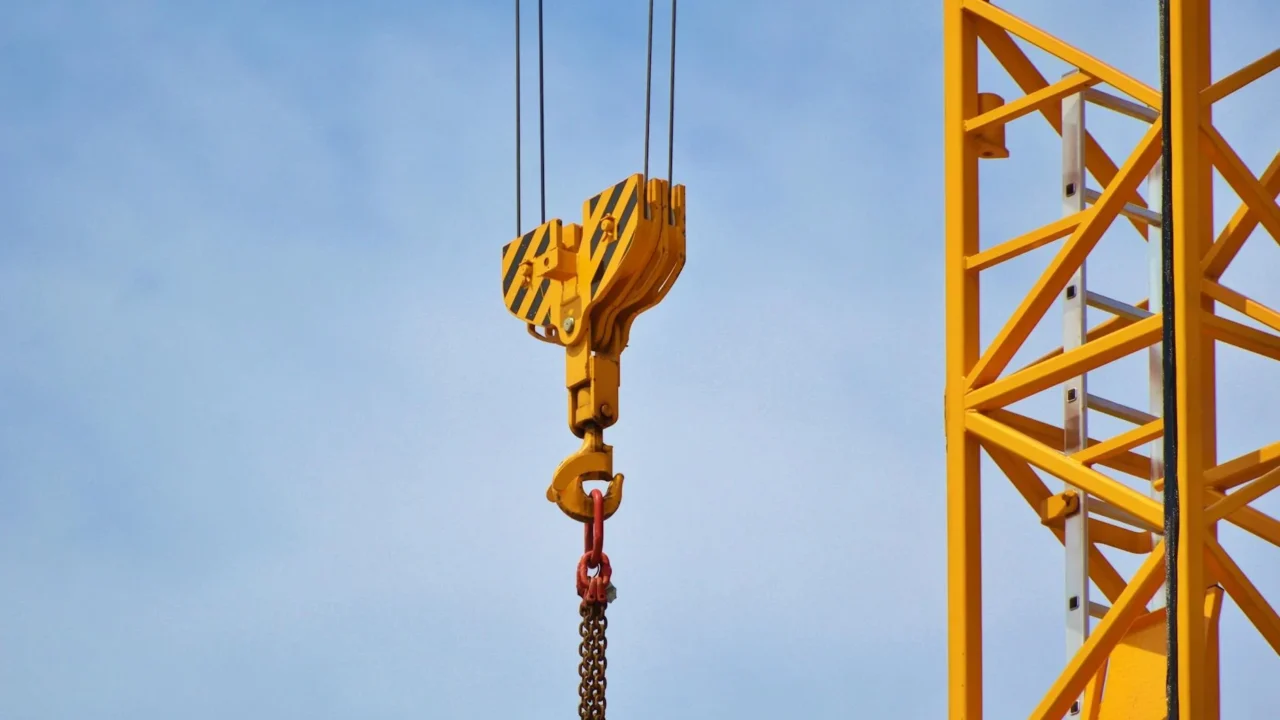 Construction Crane Heavy Lifting