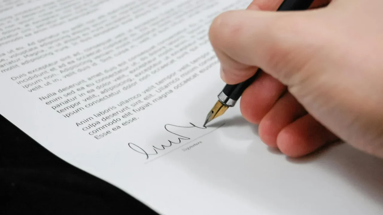 Documents Contract