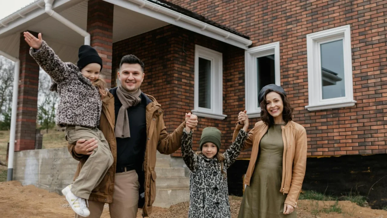 Muslim Family New House Green Home
